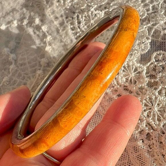 Vintage Sponge Coral Bangle - Picture 1 of 10